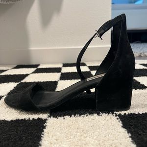 Short Steven madden heels
